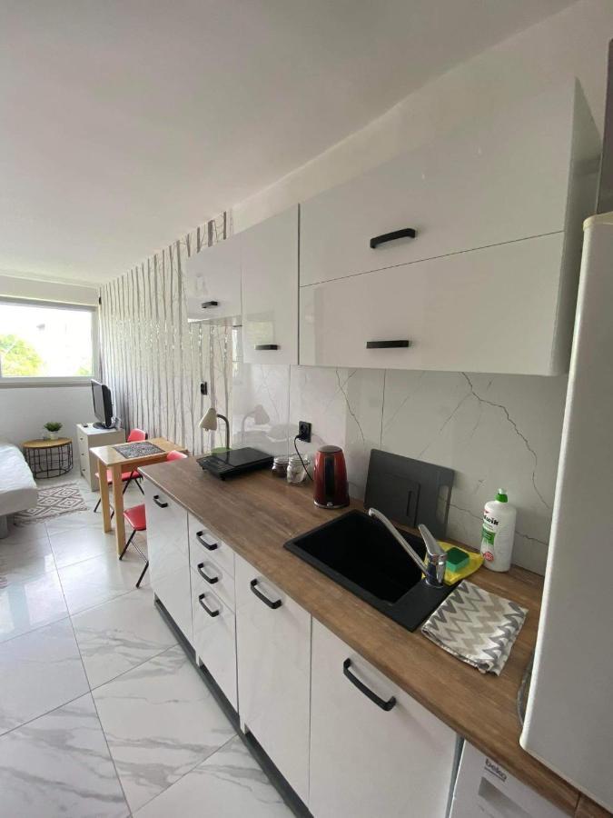 Apartmán Night Host Robotnicza Vratislav Exteriér fotografie