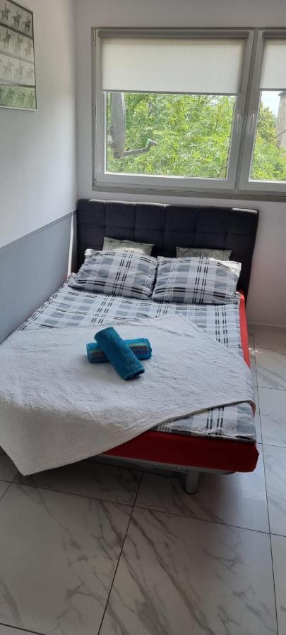 Apartmán Night Host Robotnicza Vratislav Exteriér fotografie